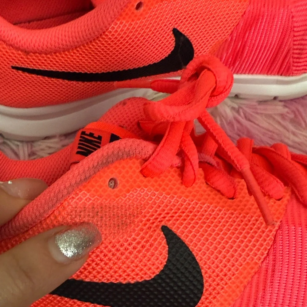 Nike Bijoux Kids' Neon‎ orange and Black Sneakers